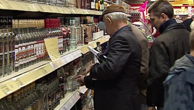 ВОЗ: россияне стали меньше пить и дольше жить