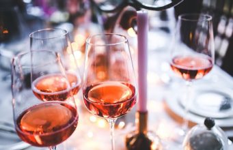 Названы самые популярные алкогольные напитки в условиях пандемии