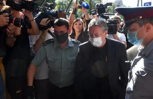 Ефремов в суде признал свою вину в “пьяном” ДТП