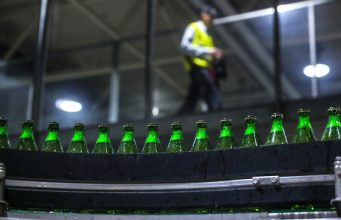 Доля верящих в «безвредную» дозу алкоголя россиян сократилась в 2,5 раза