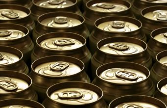 Нарколог Холдин заявил, что баночный алкоголь опасен развитием диабета и болезней сердца