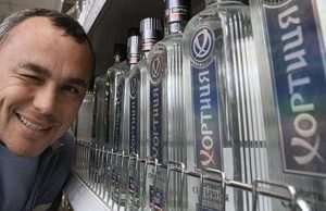 Каждая купленная в России бутылка украинской водки – это снаряды и пули для ВСУ против русских солдат