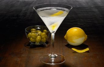 Почему люди любят выпивать?